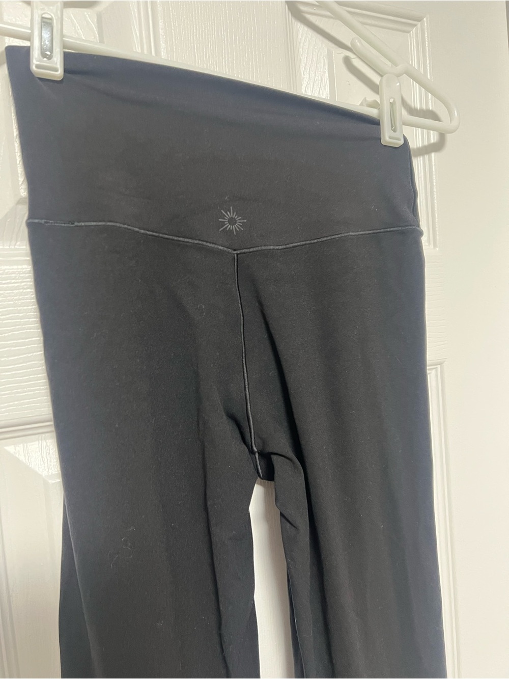 OFFLINE by Aerie Real Me Crossover Flare Leggings Black High Waisted Sz M - Picture 7 of 7